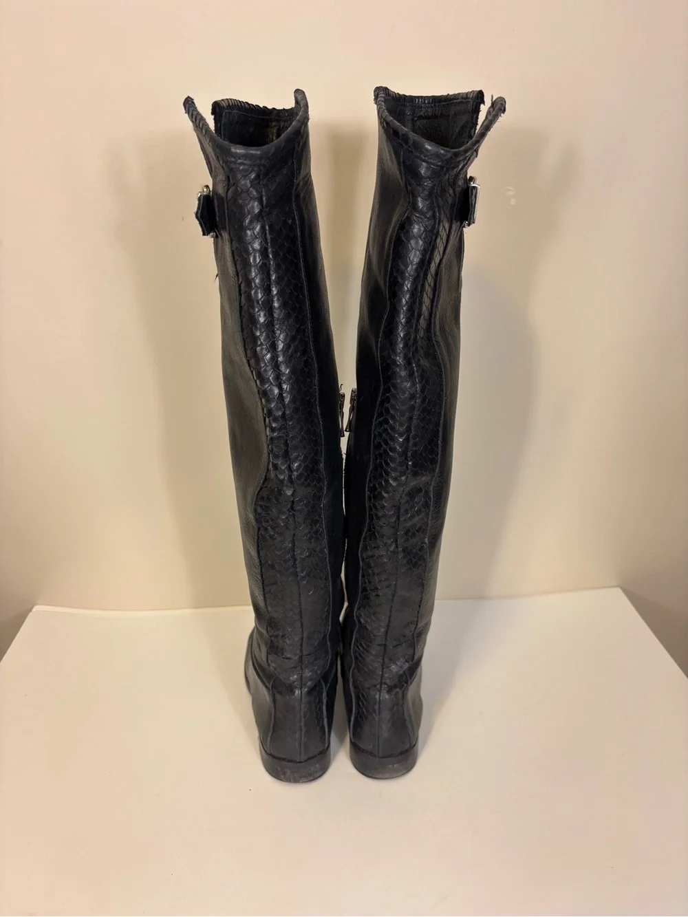 Ron White sleek black
